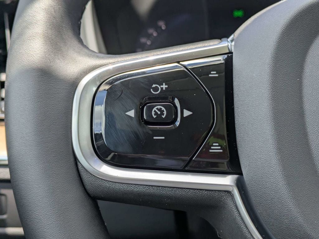 New 2026 Volvo XC60 B5 Core AWD/4WD image 31