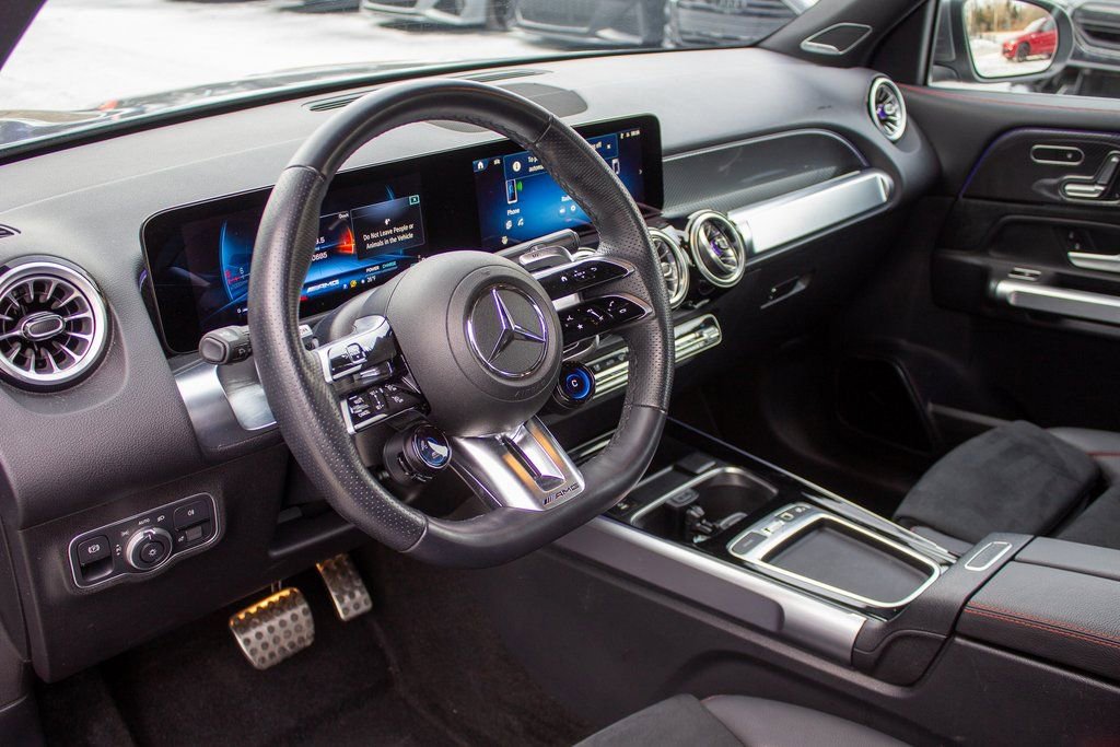 Used 2025 Mercedes-Benz GLB 35 AMG 4MATIC image 11