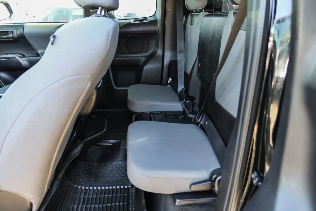 Used 2018 Toyota Tacoma SR w/ SR Convenience Package image 18
