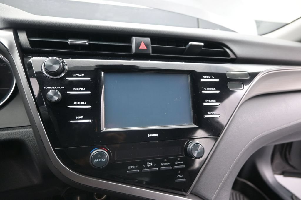 Used 2020 Toyota Camry SE FWD image 14