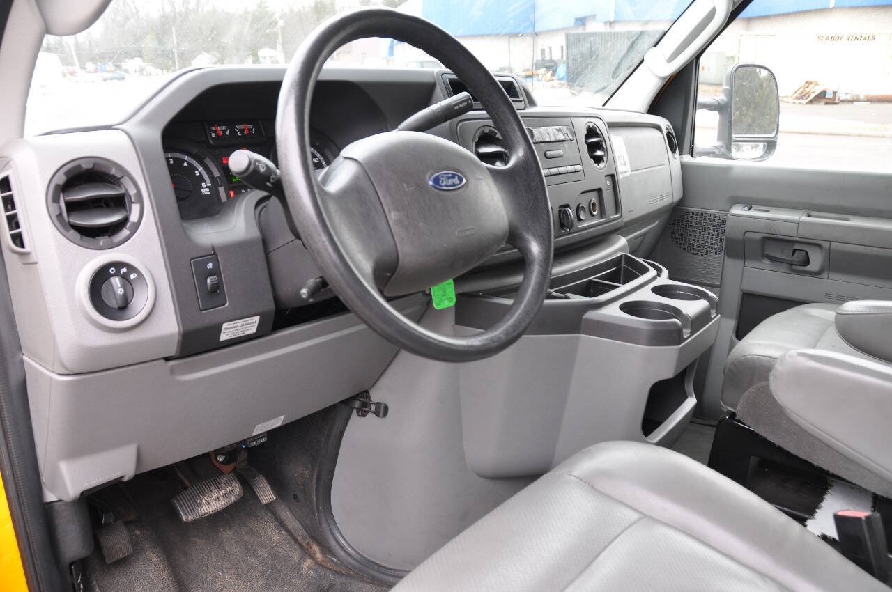 Used 2014 Ford E-250 and Econoline 250 Extended w/ Power Group RWD image 21