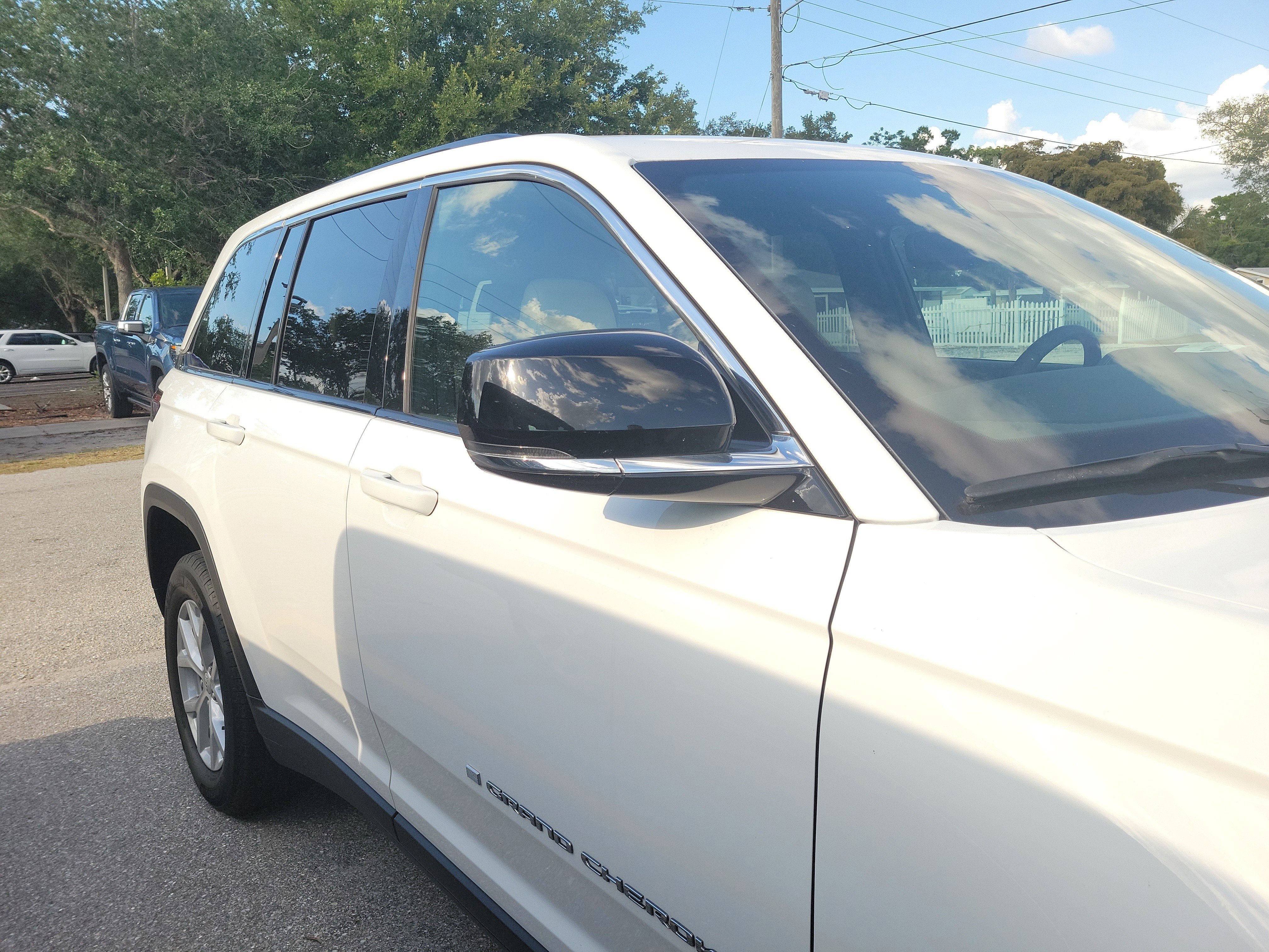 Used 2023 Jeep Grand Cherokee Limited RWD image 9
