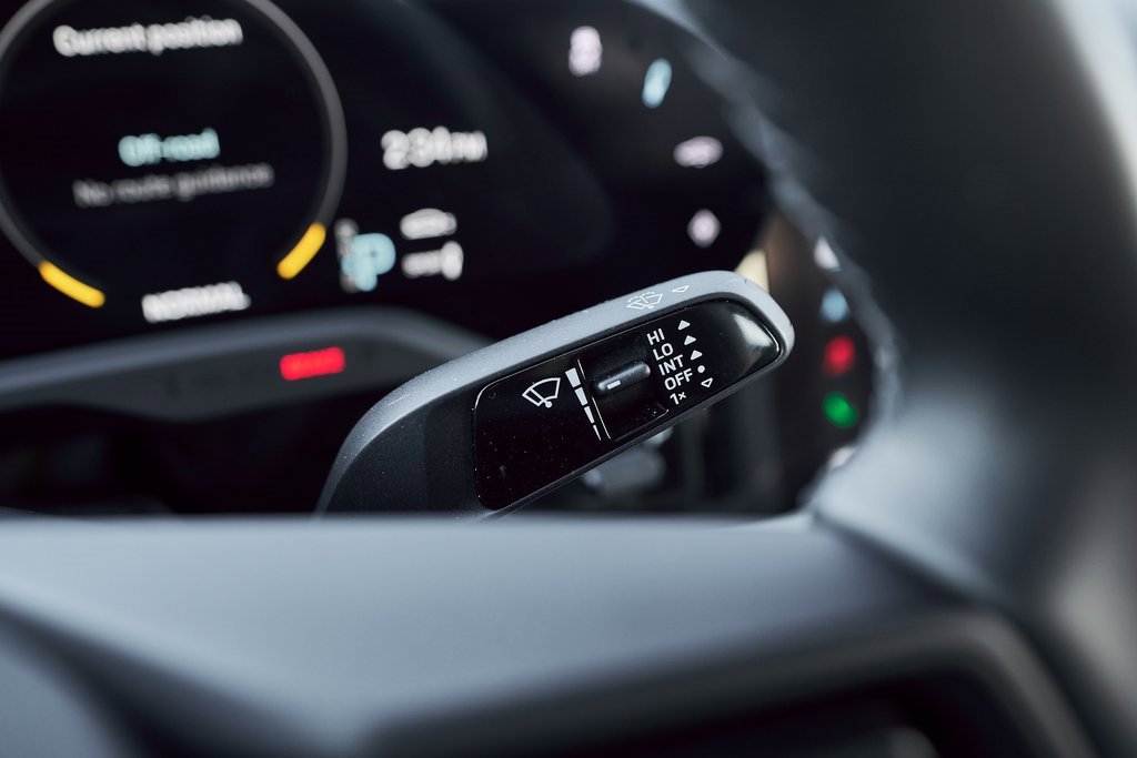 Used 2023 Porsche Taycan 4S w/ Premium Package image 56