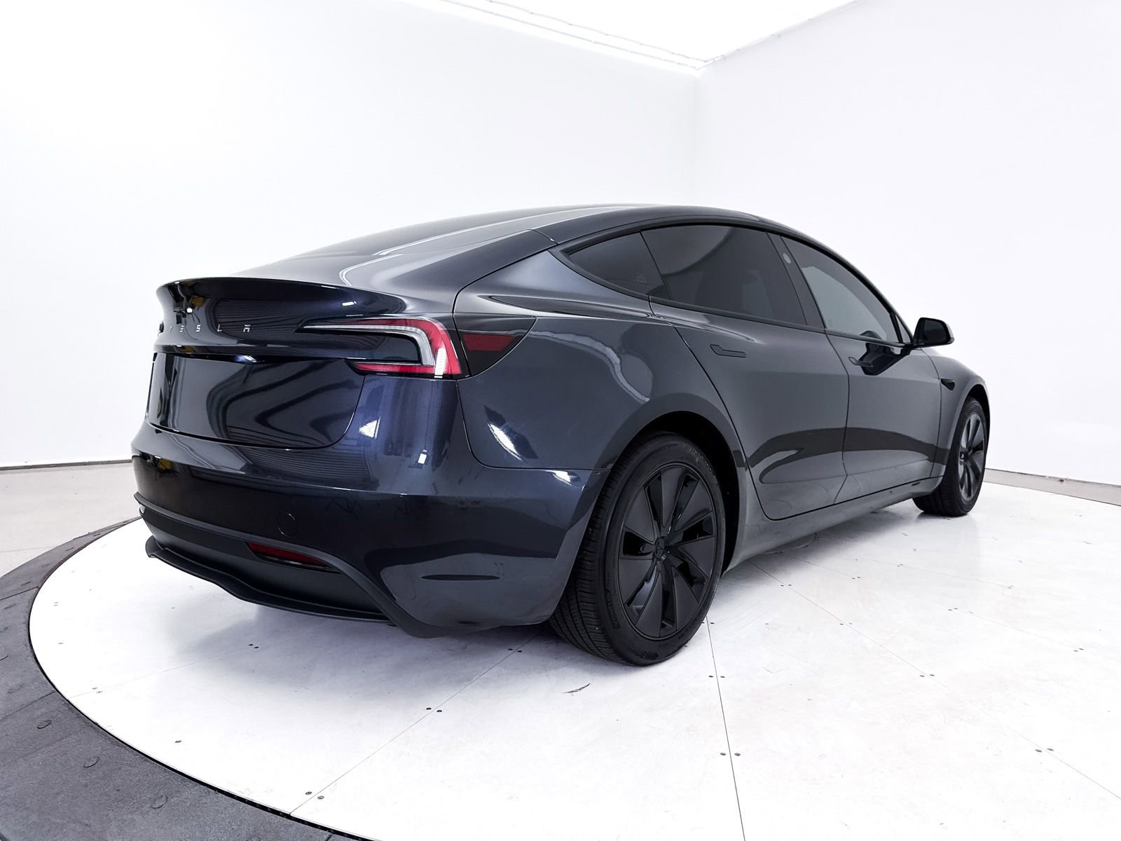 Used 2024 Tesla Model 3 Standard Range image 16