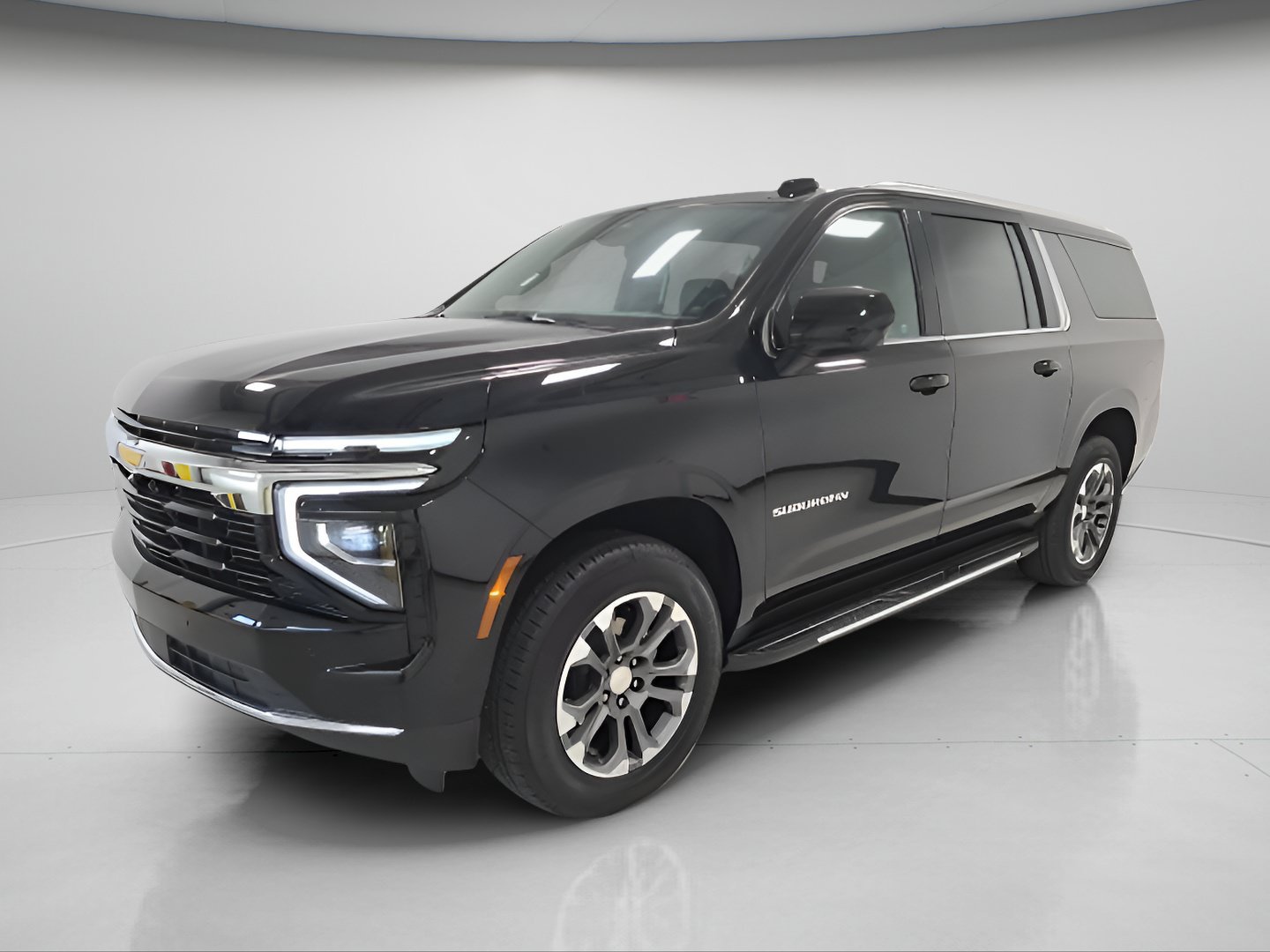 Used 2026 Chevrolet Suburban LS AWD/4WD image 3