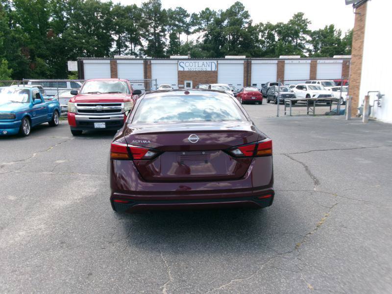 Used 2025 Nissan Altima 2.5 SV FWD image 7
