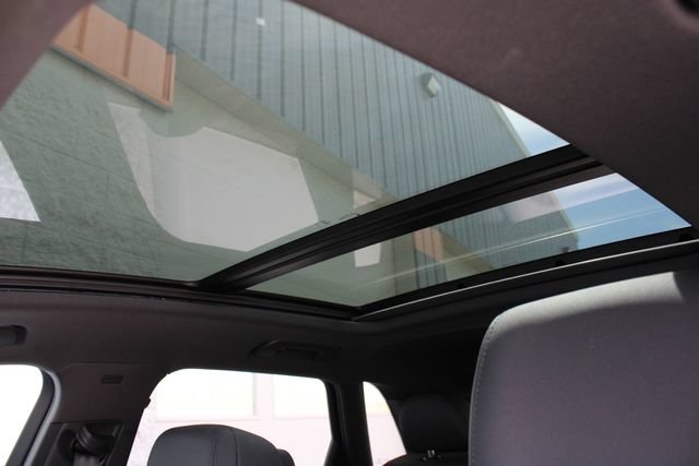 Used 2024 Audi Q3 2.0T Premium w/ Convenience Package AWD/4WD image 6