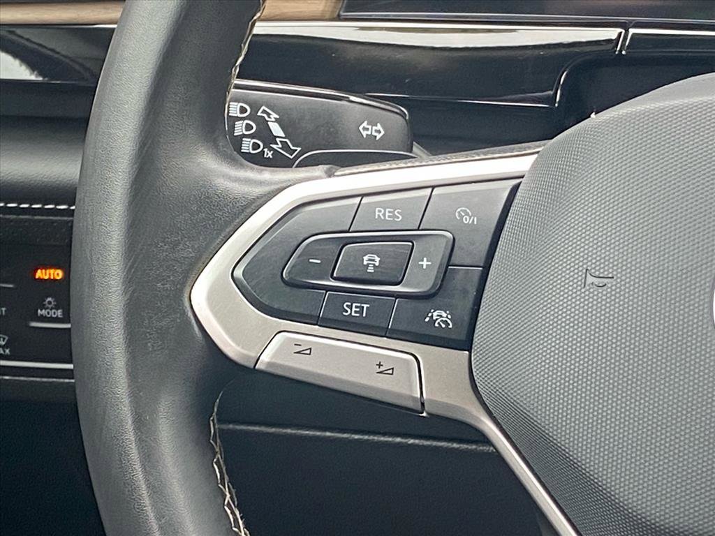 Certified 2024 Volkswagen Atlas SE image 6