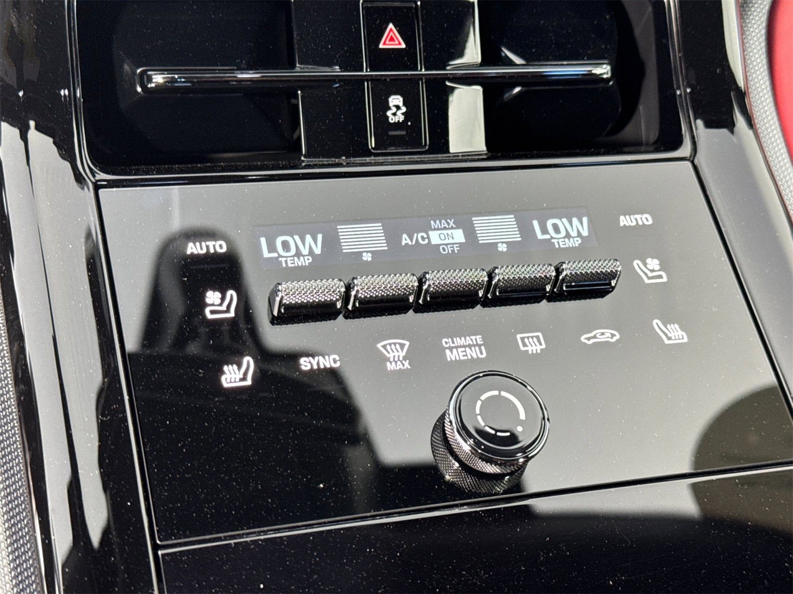 Certified 2025 Porsche Panamera image 24