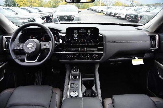 New 2025 Nissan Pathfinder Platinum w/ Cargo Package image 8