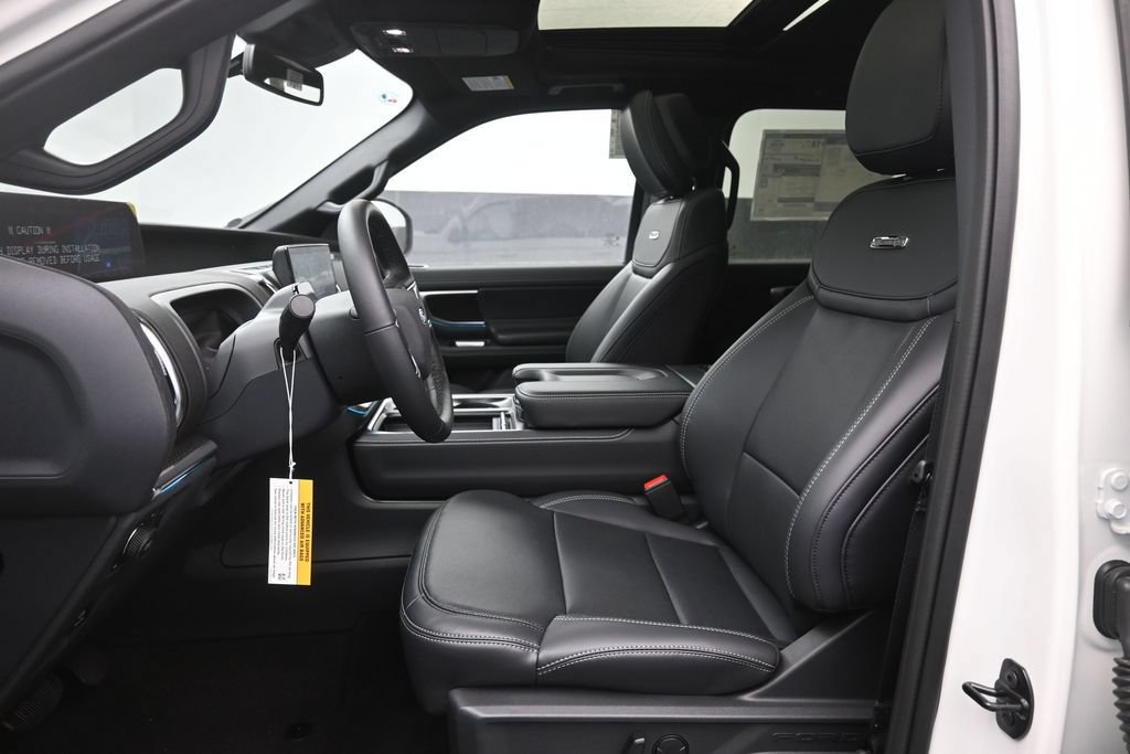 New 2027 Ford Expedition Platinum w/ Stealth Appearance Package AWD/4WD image 18