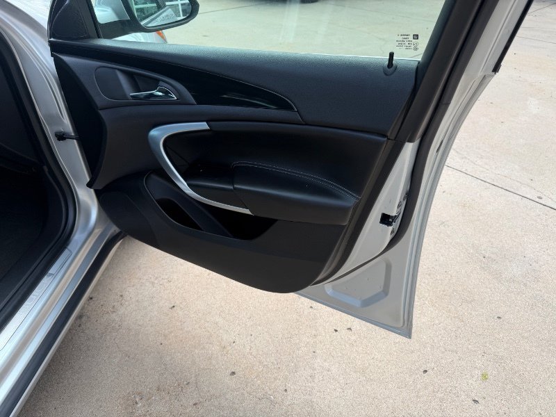 Used 2012 Buick Regal Leather FWD image 18