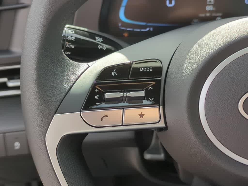 New 2026 Hyundai Elantra SE FWD image 24