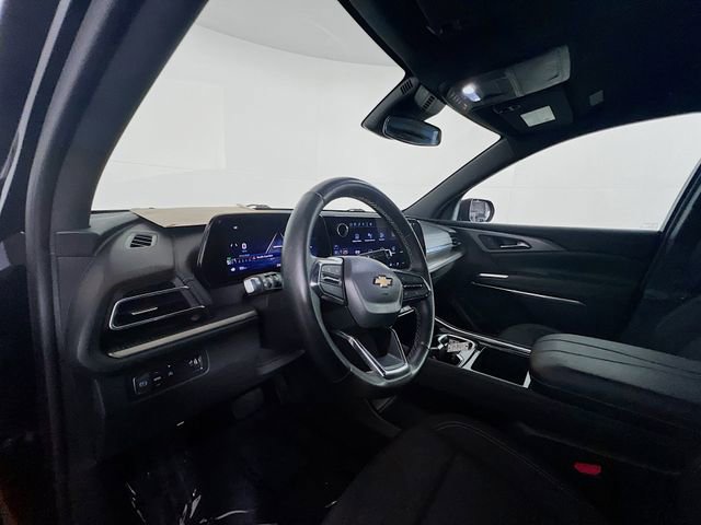 Used 2025 Chevrolet Traverse LT FWD image 20