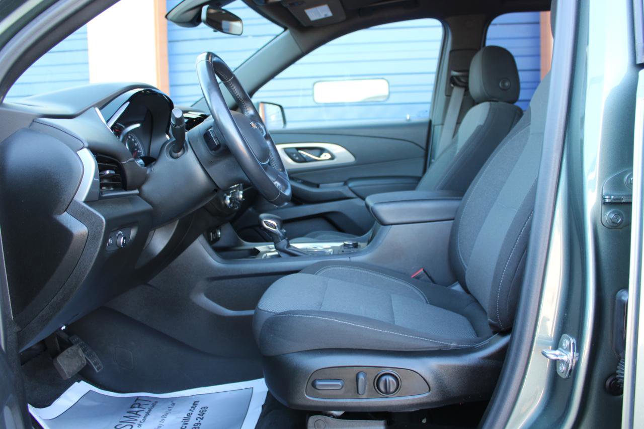 Used 2022 Chevrolet Traverse LT image 17