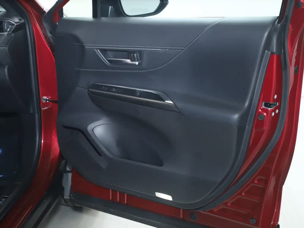 Certified 2023 Toyota Venza XLE image 33