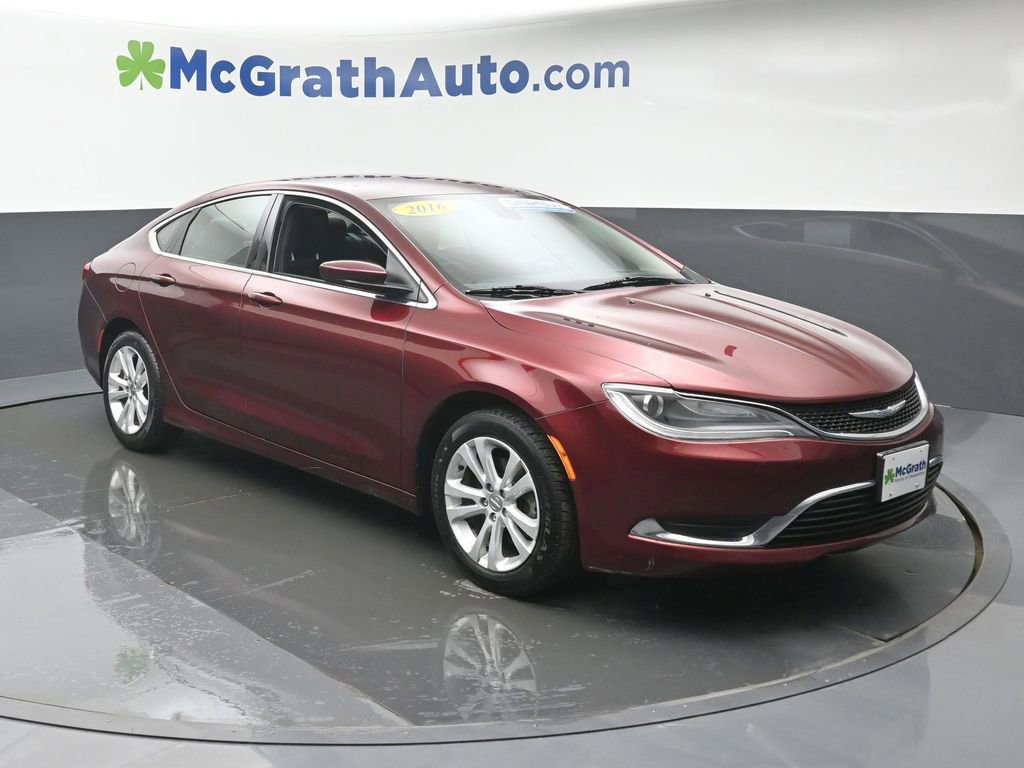 Used 2016 Chrysler 200 Limited w/ Convenience Group image 2