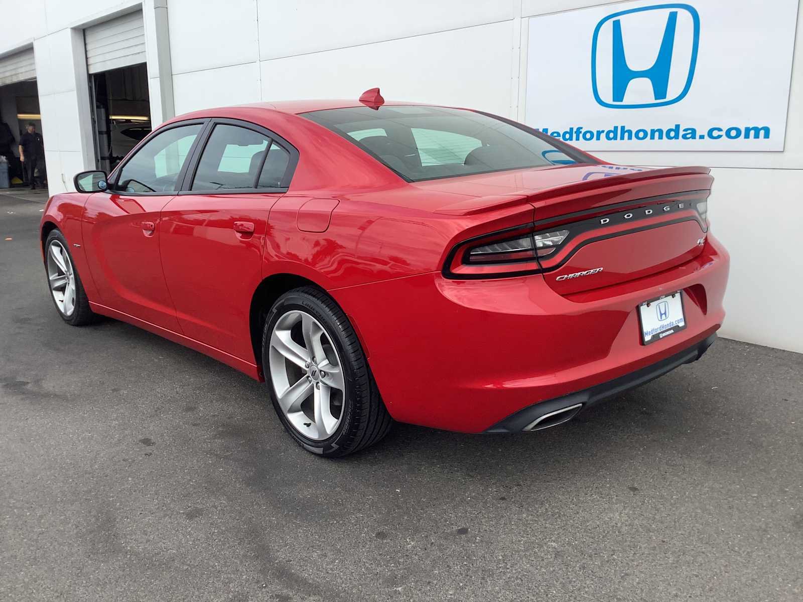 Used 2017 Dodge Charger R/T RWD image 4