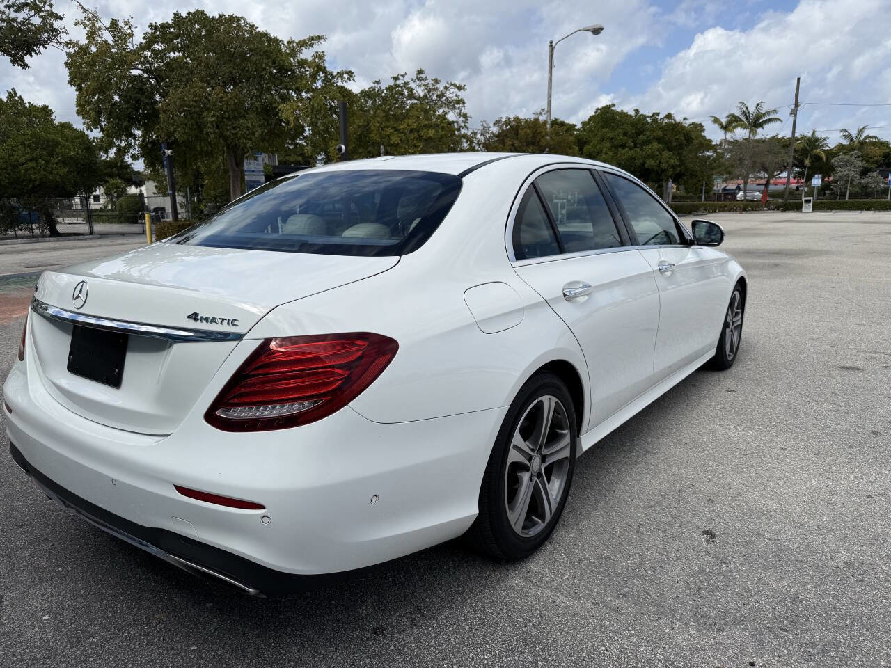 Used 2017 Mercedes-Benz E 300 4MATIC image 34