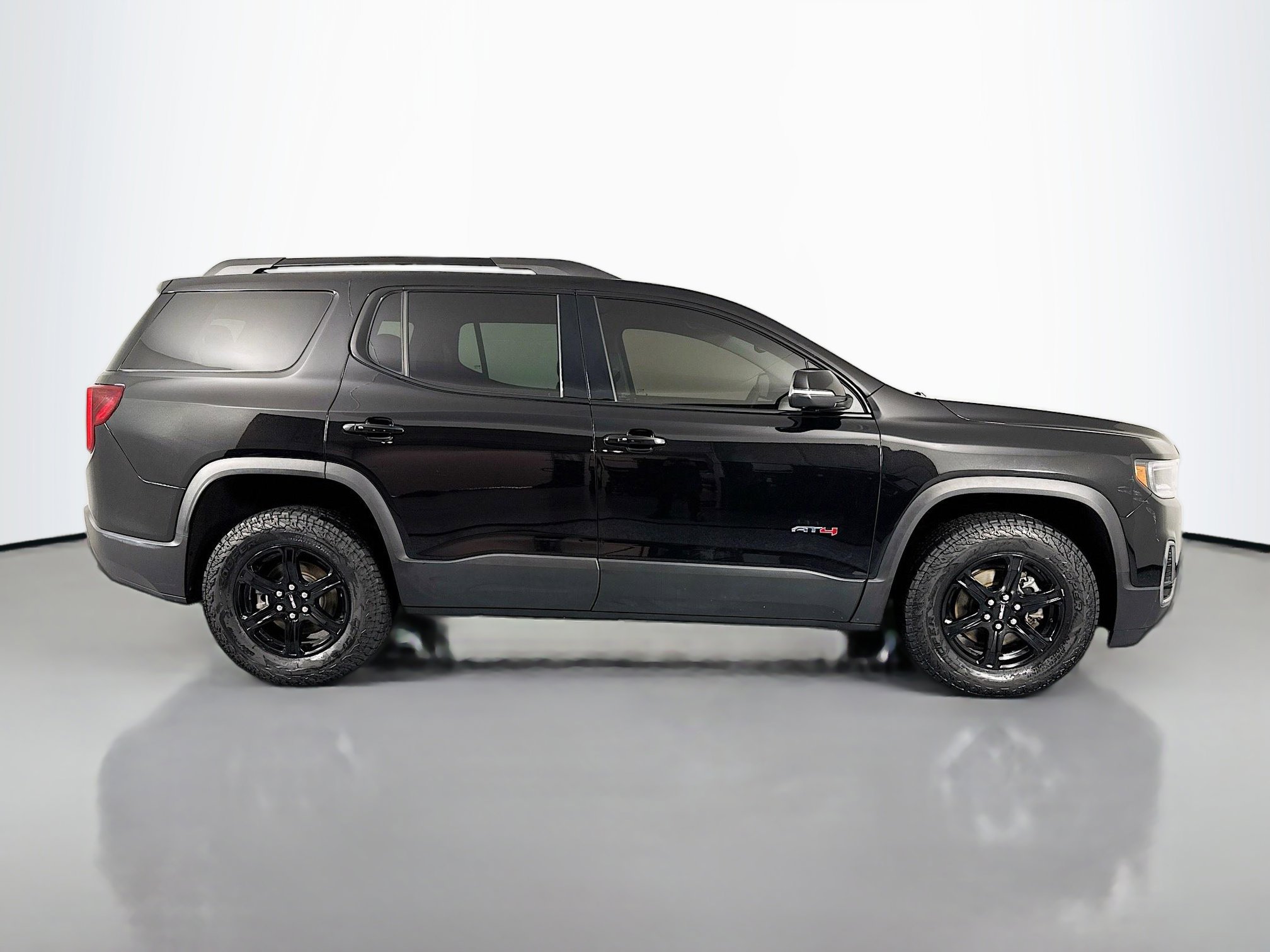 Used 2023 GMC Acadia AT4 w/ Technology Package image 4