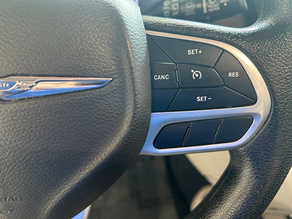 Used 2021 Chrysler Voyager Lxi FWD image 42