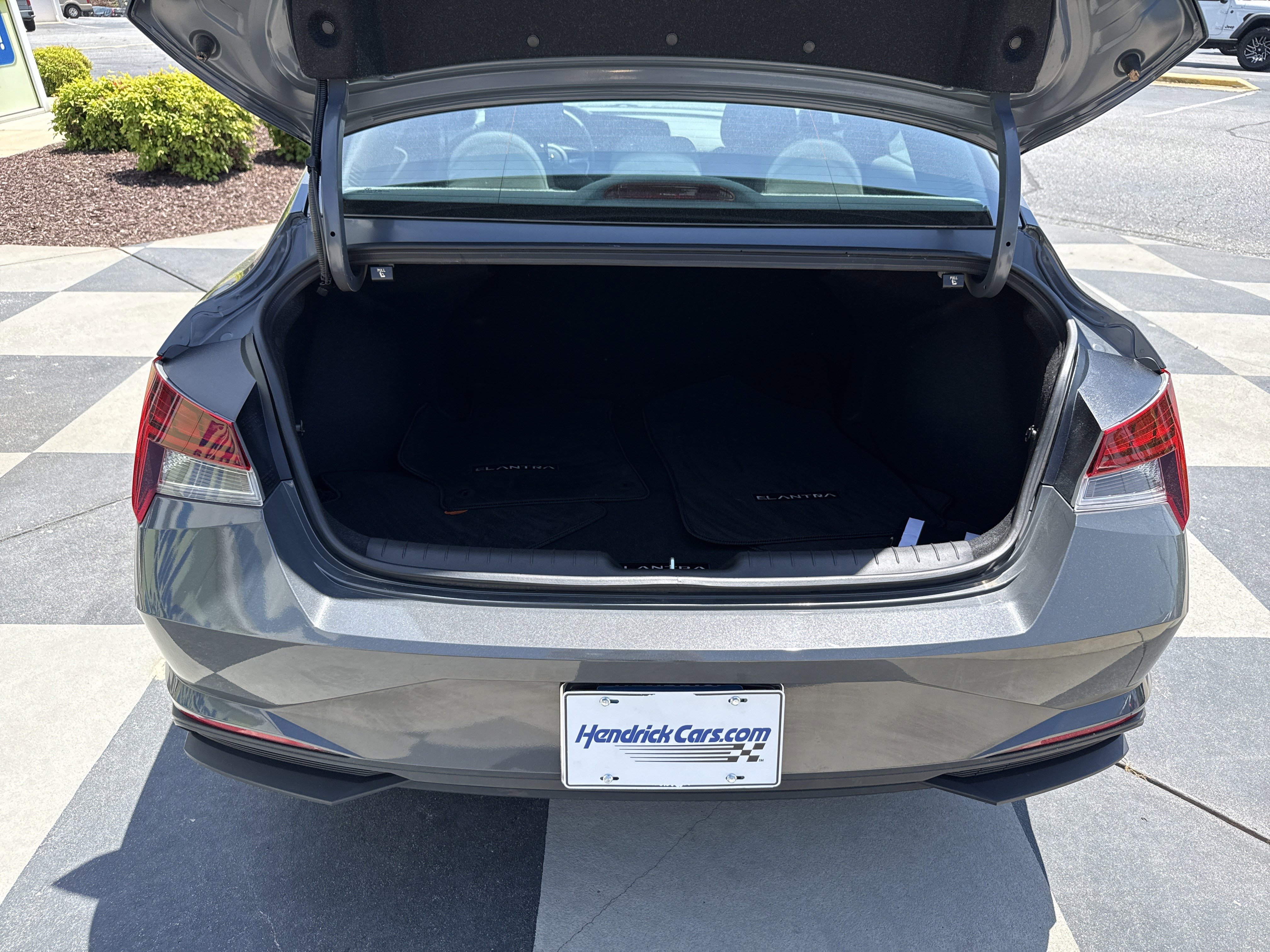 Used 2023 Hyundai Elantra Blue FWD image 32