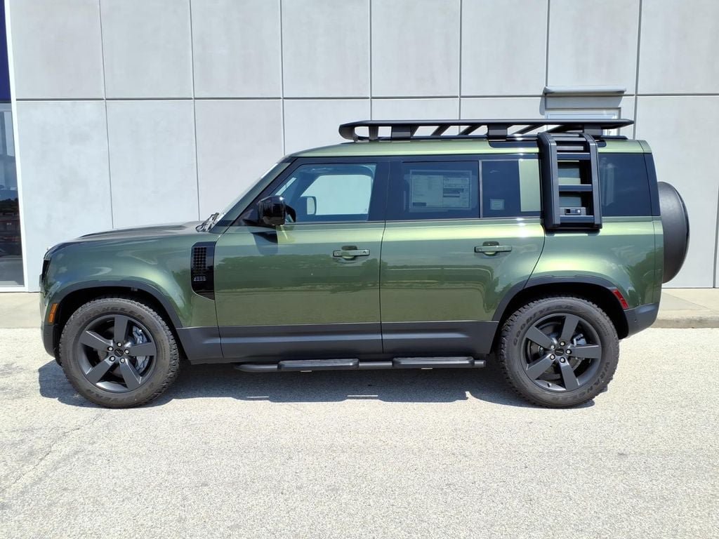 New 2026 Land Rover Defender 110 S AWD/4WD image 3