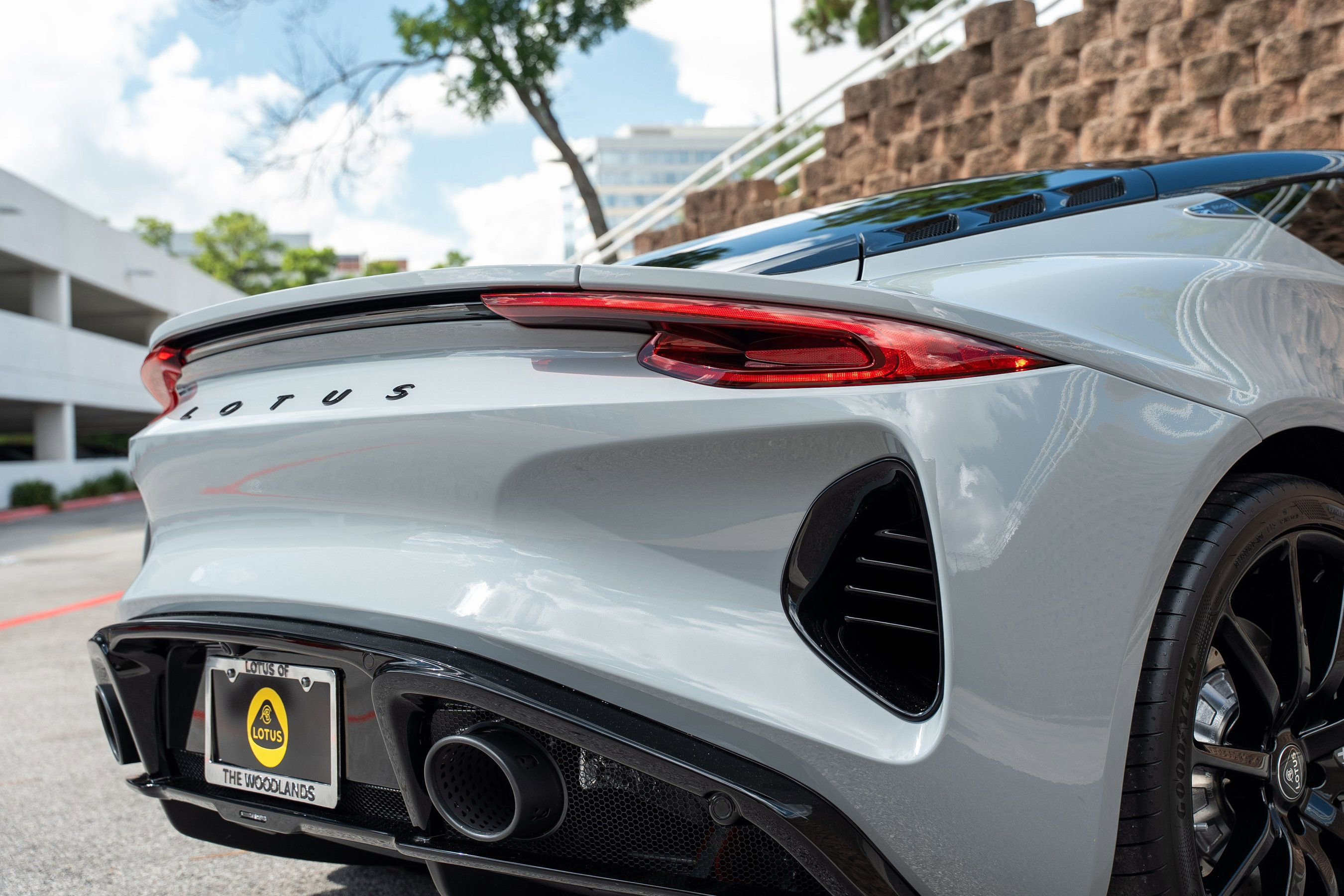 New 2025 Lotus Emira image 33