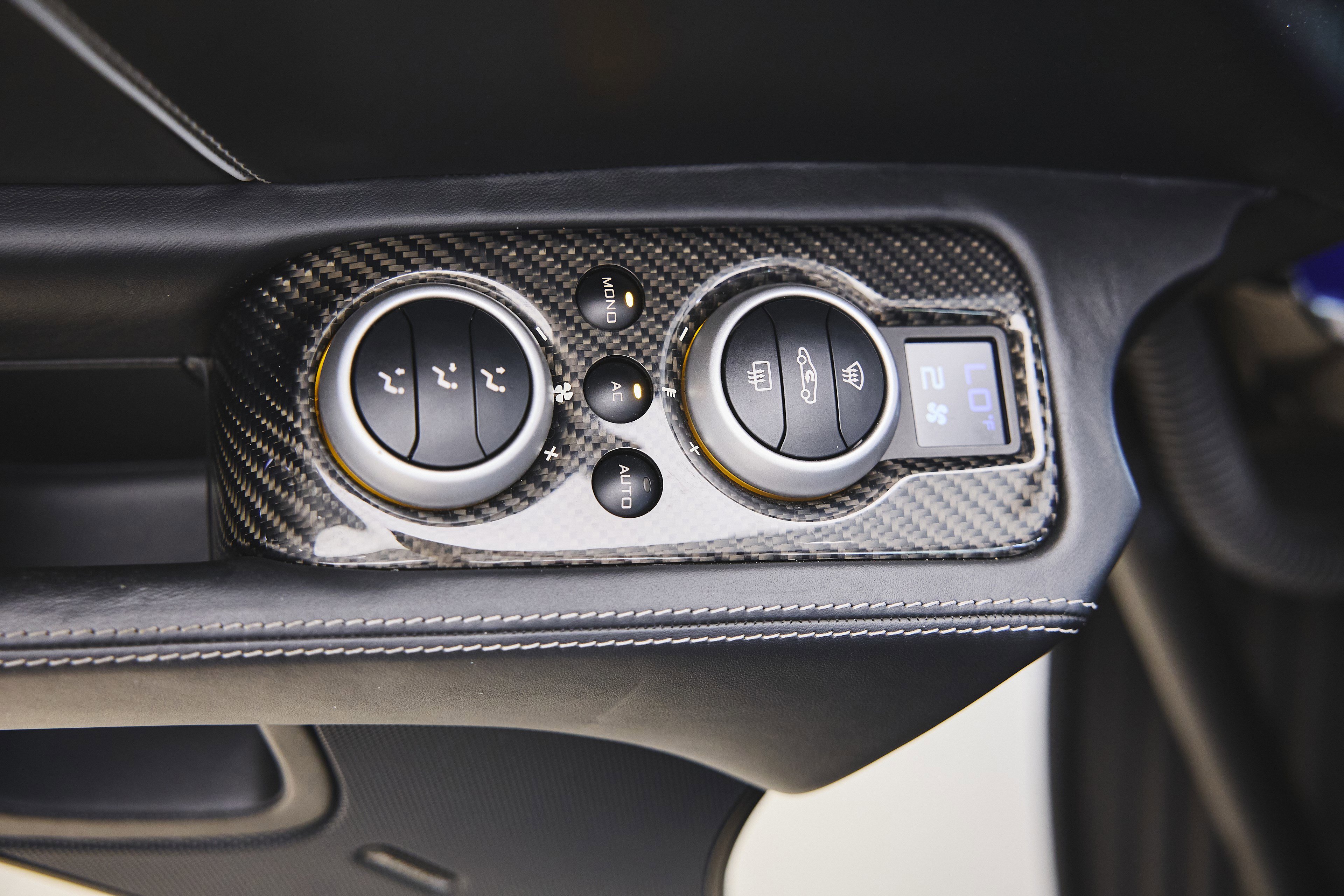 Used 2016 McLaren 650S Spider image 14