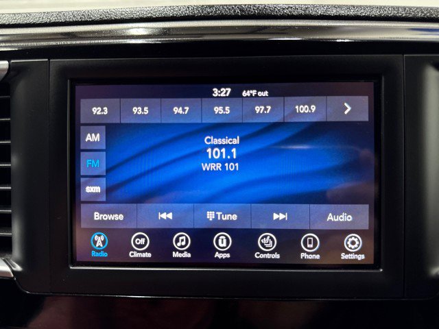 Used 2020 Chrysler Pacifica Touring-L image 20