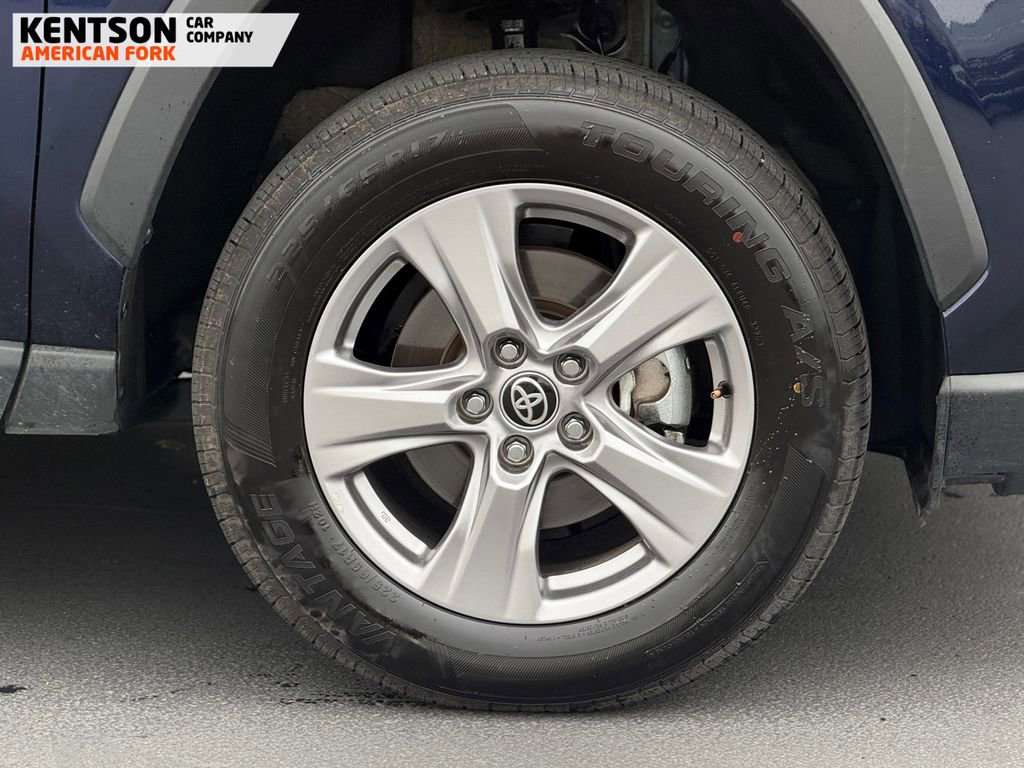 Used 2025 Toyota RAV4 XLE image 16