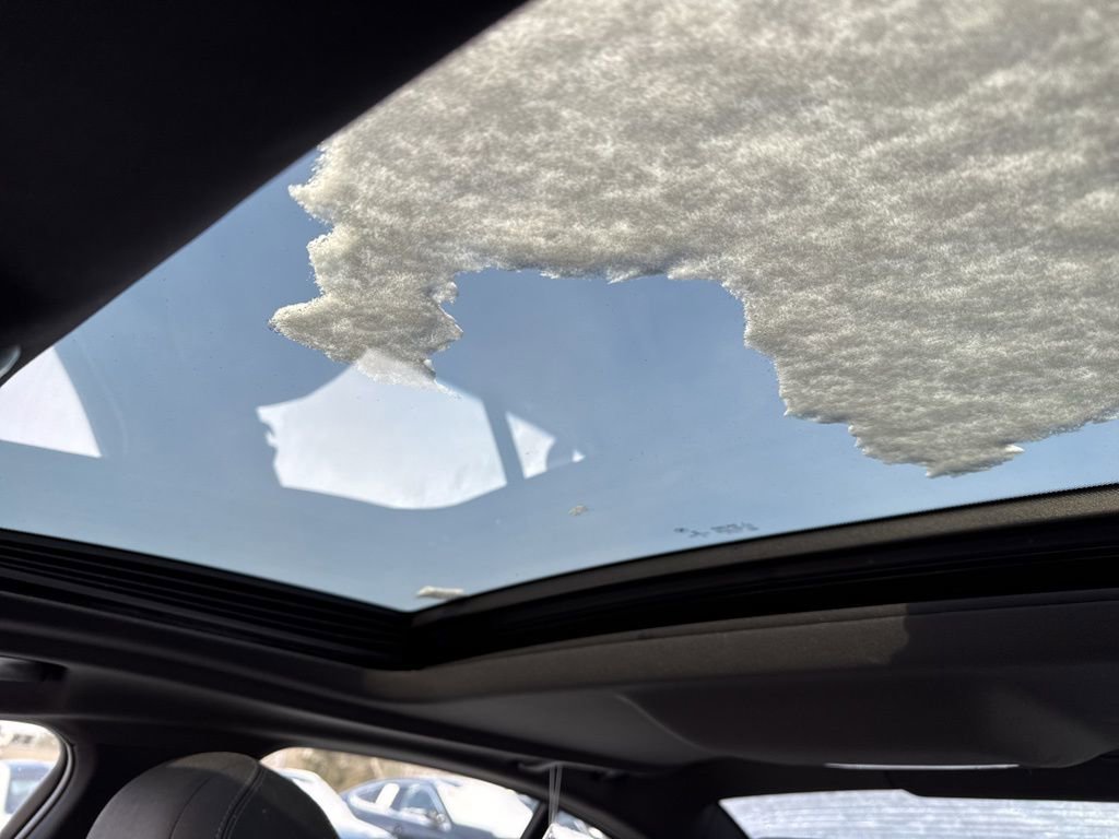 Used 2023 BMW 530e xDrive w/ Premium Package image 19