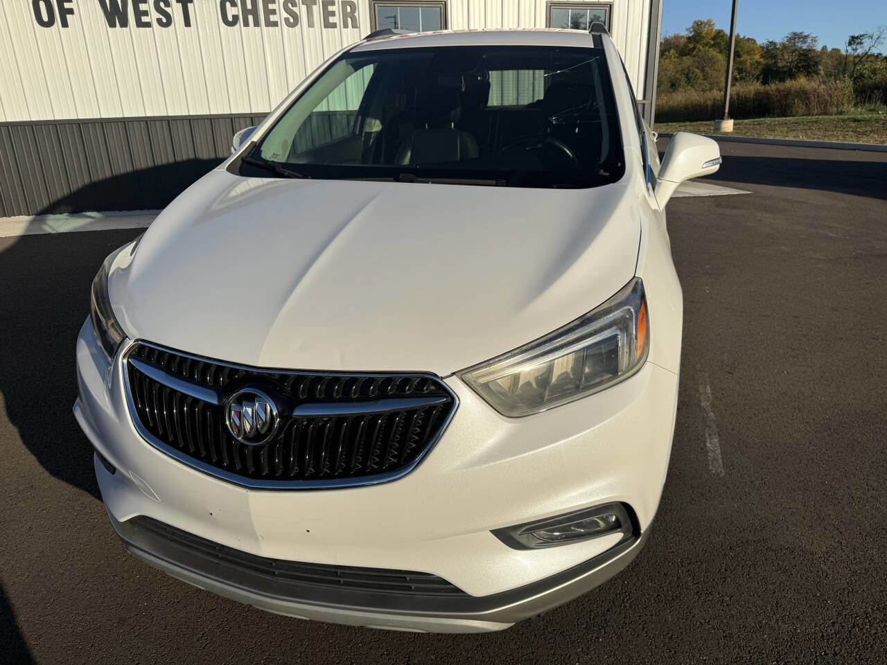 Used 2017 Buick Encore Essence FWD image 2