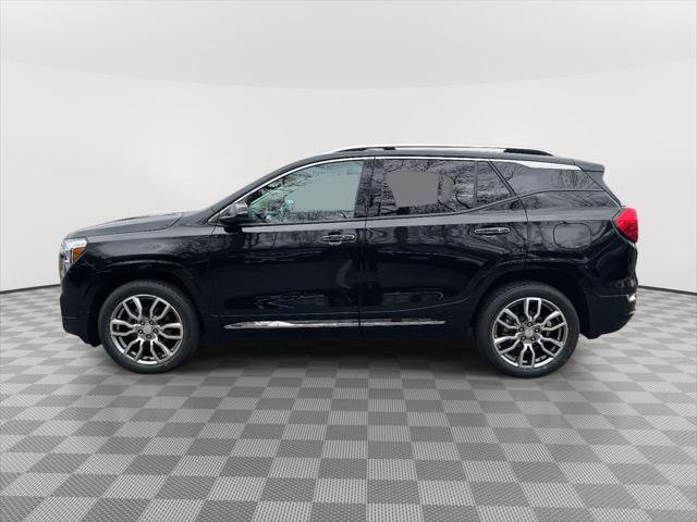 Used 2022 GMC Terrain Denali w/ LPO, 'HIT The Road' Package image 4