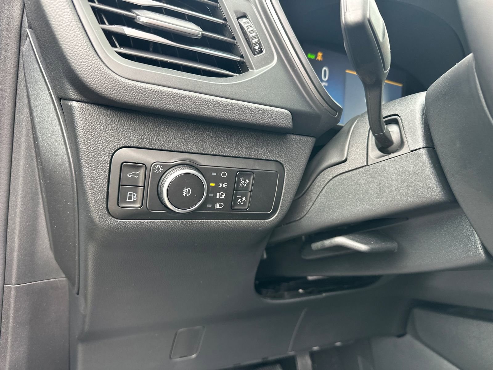 New 2026 Ford Escape SE image 32