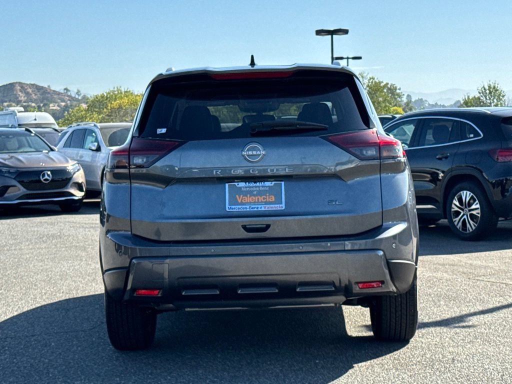Used 2026 Nissan Rogue SL FWD image 9