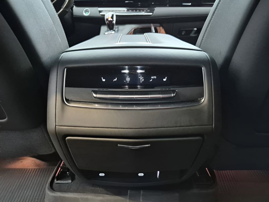 Used 2023 Cadillac Escalade ESV Luxury image 21