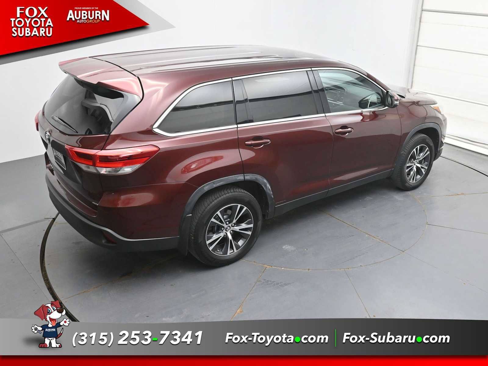 Used 2019 Toyota Highlander LE AWD/4WD image 29