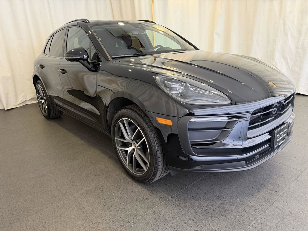 Used 2026 Porsche Macan AWD/4WD image 7