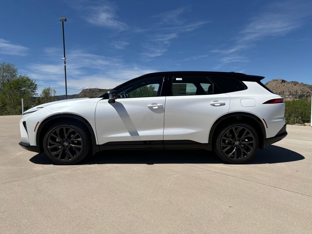 New 2026 Toyota Crown Signia AWD/4WD image 3