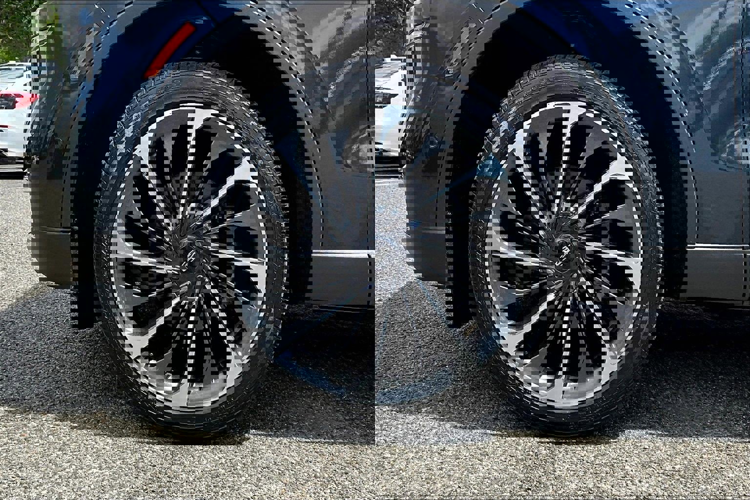 Used 2023 Lincoln Aviator Reserve w/ Equipment Group 201A image 8