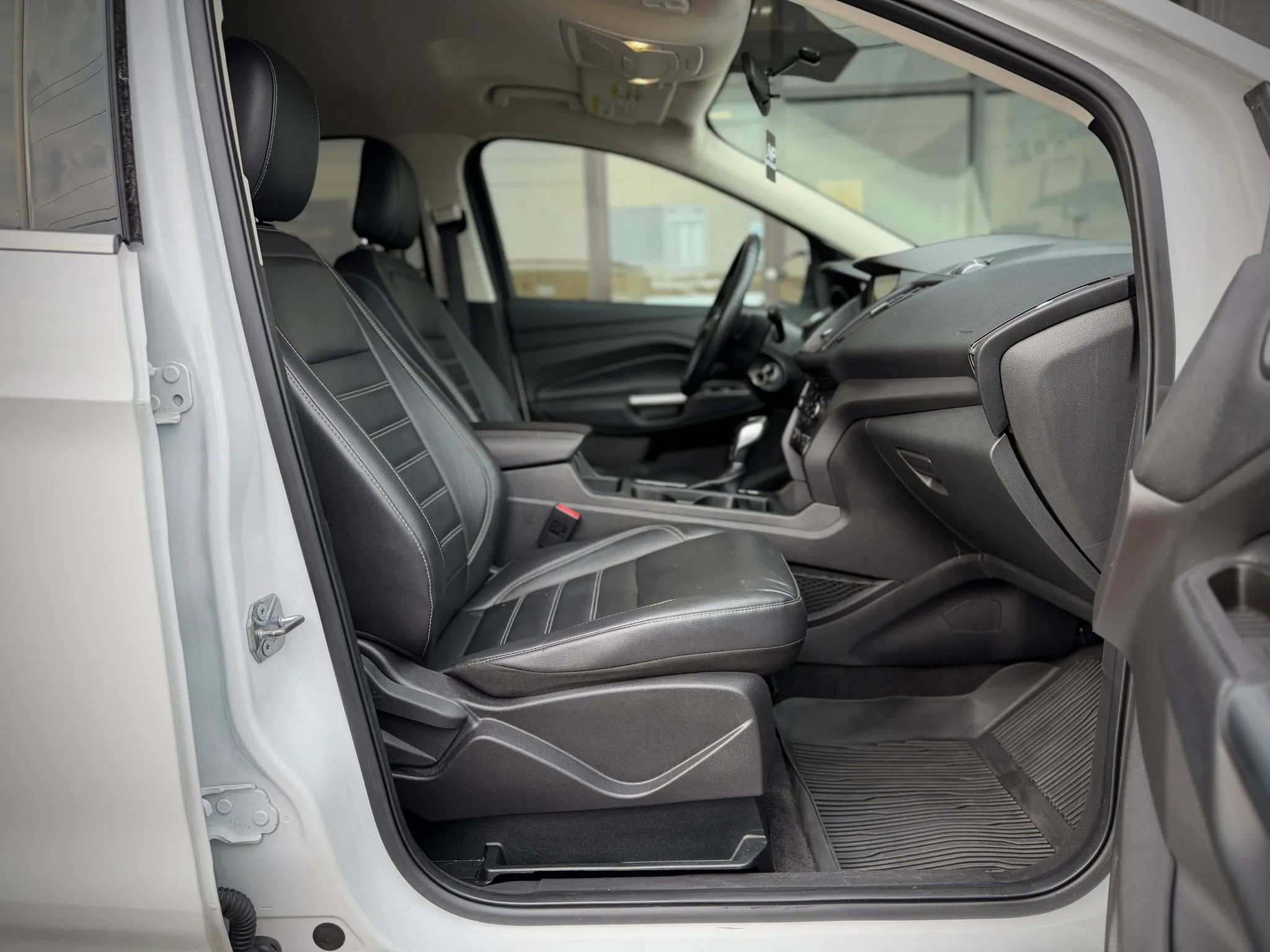 Used 2018 Ford Escape SEL image 18