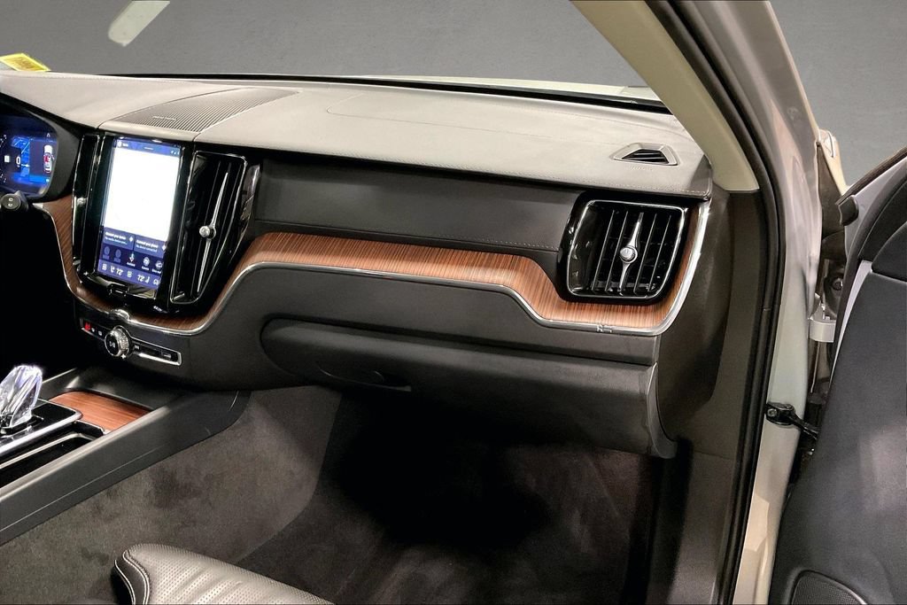 Certified 2023 Volvo XC60 B5 Ultimate w/ Climate Package AWD/4WD image 27