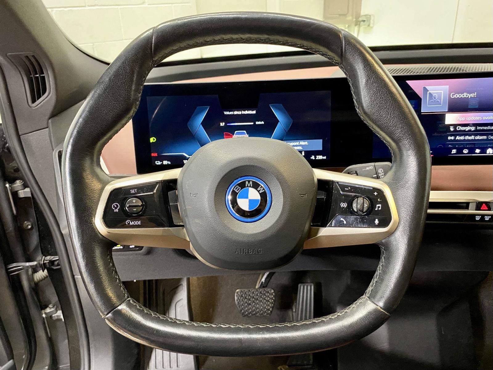 Used 2024 BMW iX xDrive50 w/ Sport Package AWD/4WD image 23