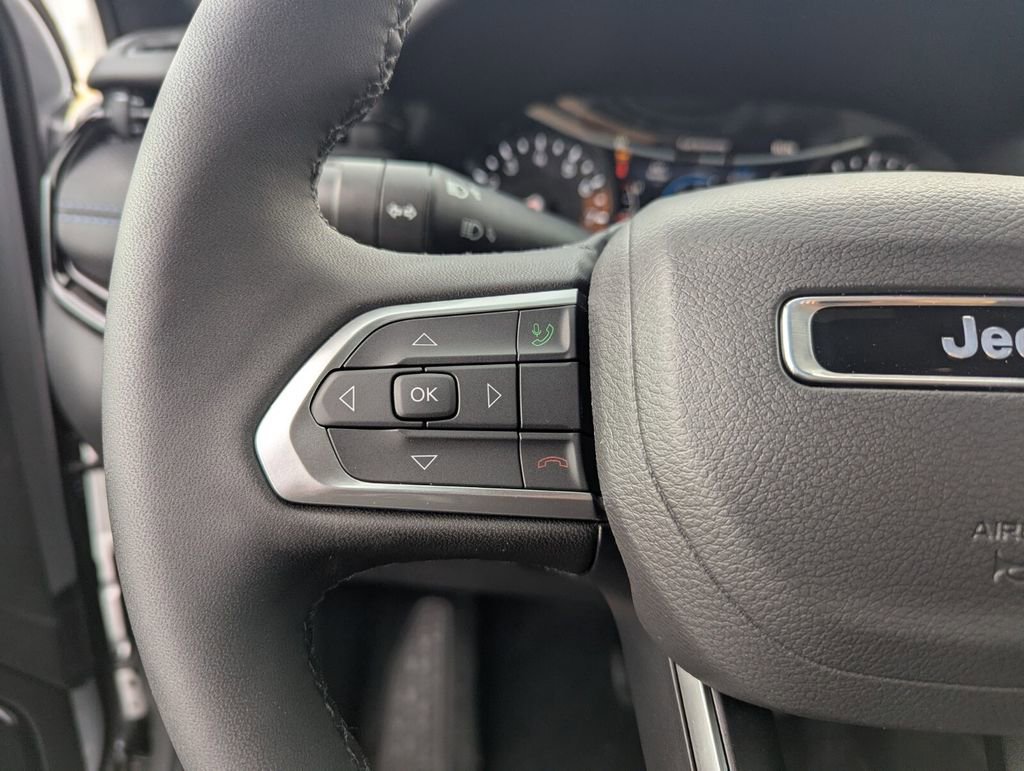 New 2026 Jeep Compass Latitude image 17