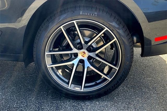 Certified 2026 Porsche Macan AWD/4WD image 17