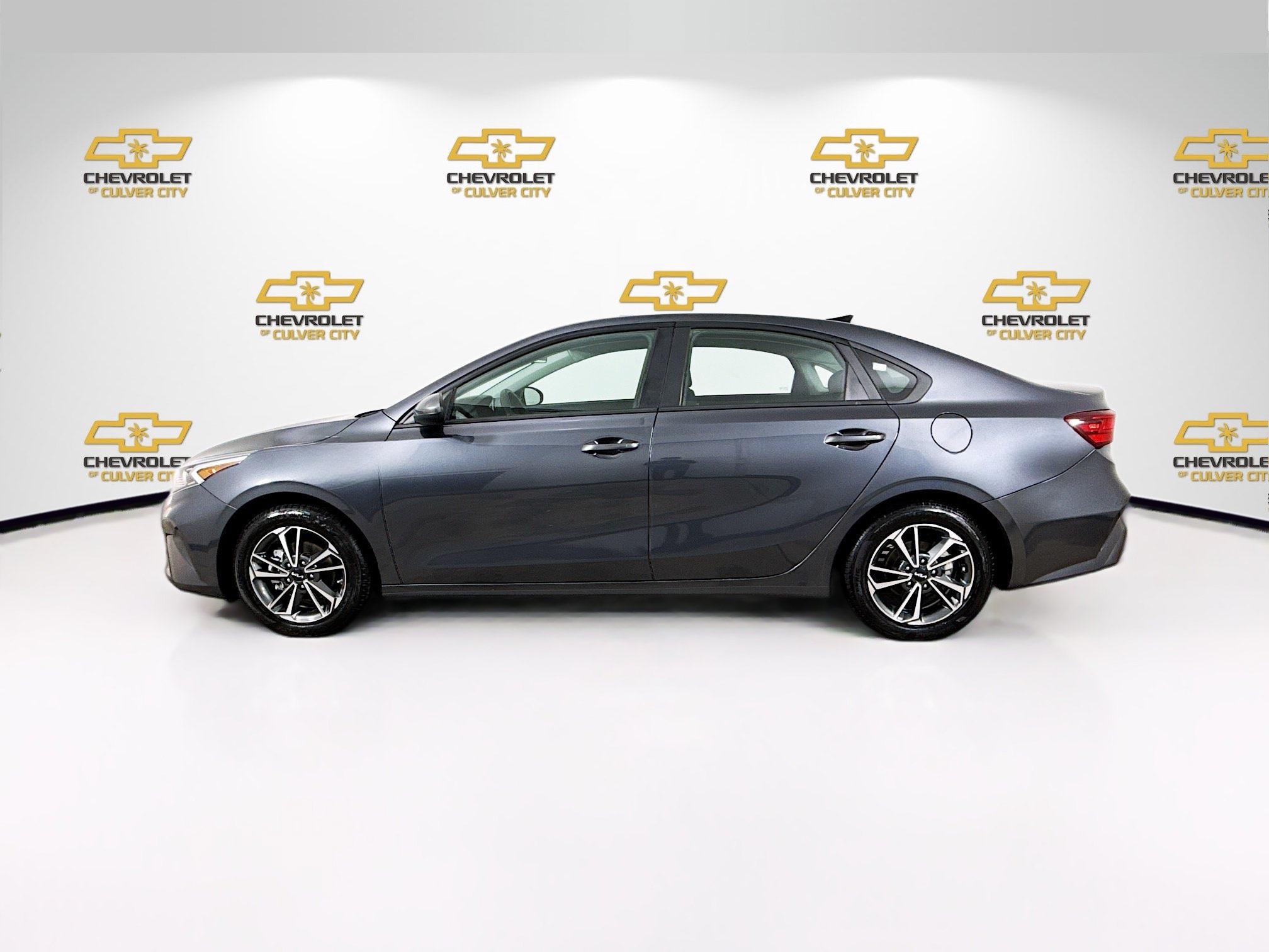 Used 2023 Kia Forte LXS FWD image 4