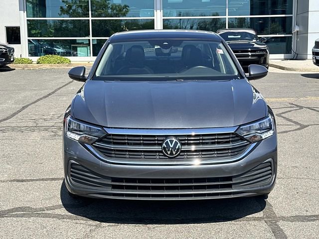 Used 2024 Volkswagen Jetta SE w/ Panoramic Sunroof Package FWD image 7