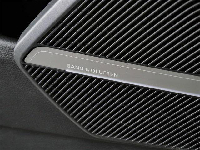 Used 2024 Audi Q5 e Premium Plus w/ Premium Plus Package image 28