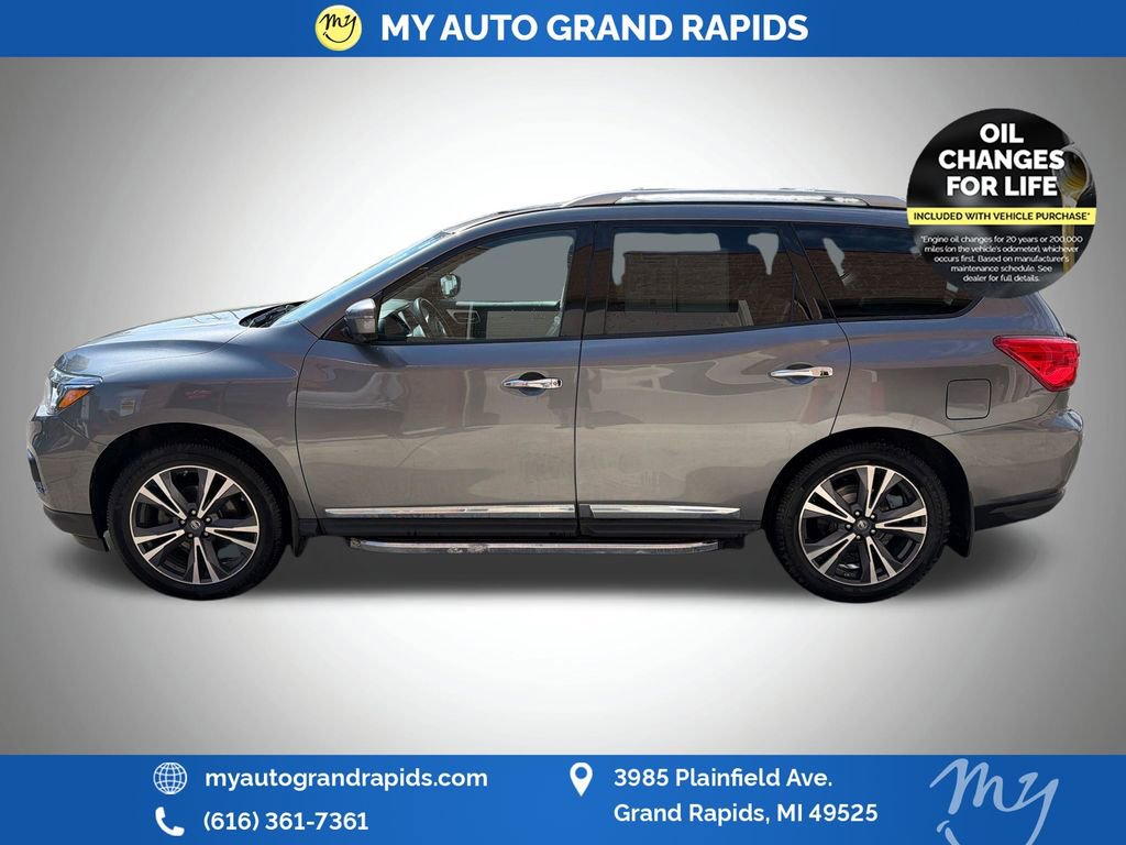 Used 2018 Nissan Pathfinder Platinum w/ Cargo Package AWD/4WD image 4